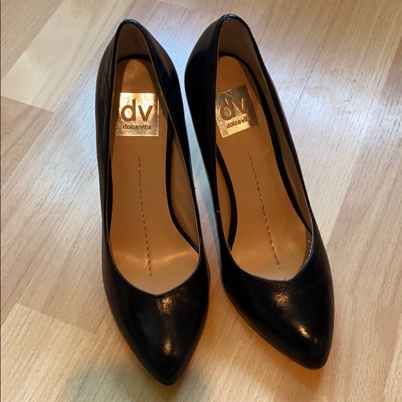 Dolce Vita leather heels. In like new condition 🥰 - Picture 2 of 6